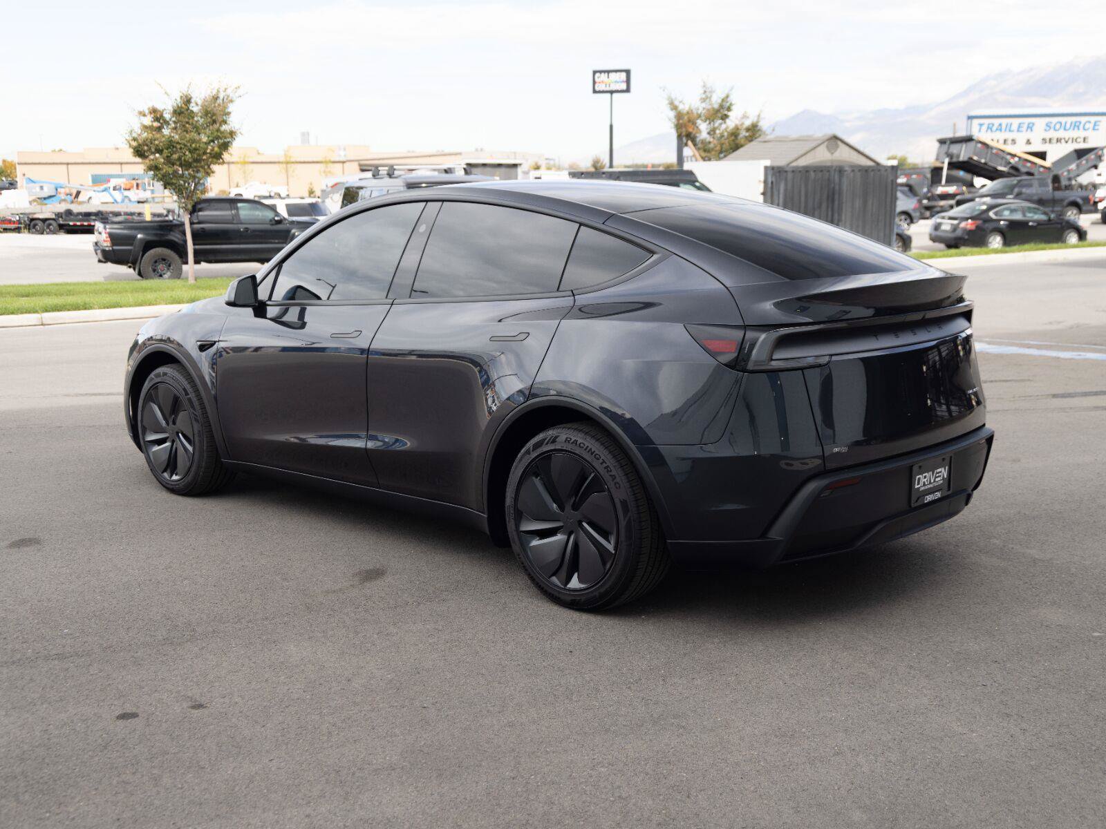 Used 2026 Tesla Model Y Long Range AWD/4WD image 3