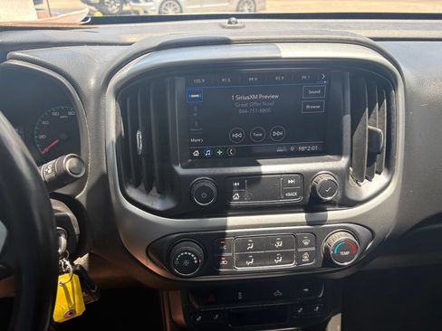 Used 2021 Chevrolet Colorado LT w/ LT Convenience Package RWD image 12