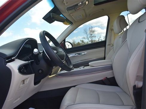 Used 2022 Genesis GV70 2.5T w/ Advanced Package image 28