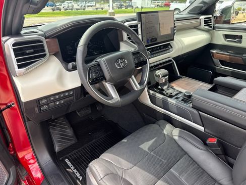 Used 2025 Toyota Sequoia Capstone AWD/4WD image 16