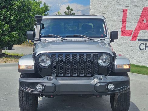 Used 2023 Jeep Gladiator Sport AWD/4WD image 2