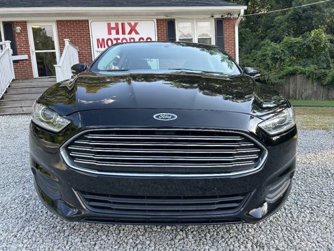 Used 2016 Ford Fusion SE FWD image 8