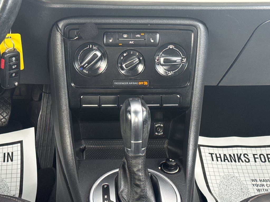 Used 2014 Volkswagen Beetle 1.8T FWD image 18