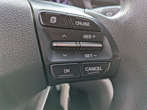 Used 2020 Hyundai Elantra SEL image 15