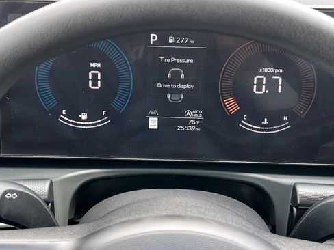 Used 2025 Hyundai Tucson SE FWD image 26