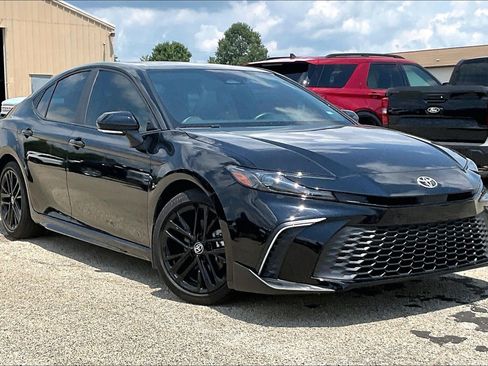 Used 2025 Toyota Camry SE w/ Convenience Package FWD image 37