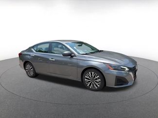 Used 2025 Nissan Altima 2.5 SV FWD video 2