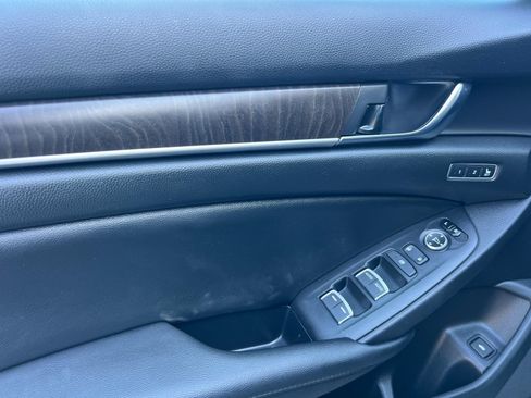 Used 2021 Honda Accord EX-L image 10