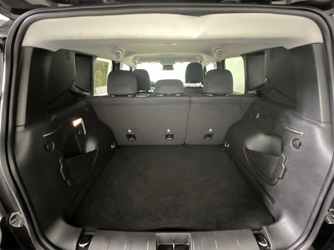 Used 2023 Jeep Renegade Latitude image 20