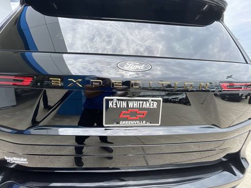Used 2025 Ford Expedition Tremor AWD/4WD image 33