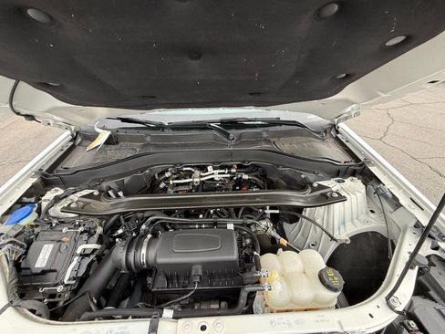 Used 2023 Ford Explorer Limited image 32