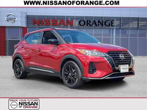 Certified 2023 Nissan Kicks SR w/ SR Premium Package FWD image 1