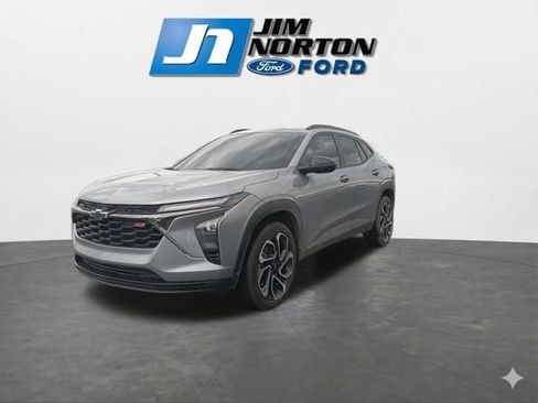Used 2026 Chevrolet Trax RS FWD image 4
