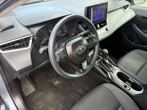 Used 2025 Toyota Corolla LE FWD image 12