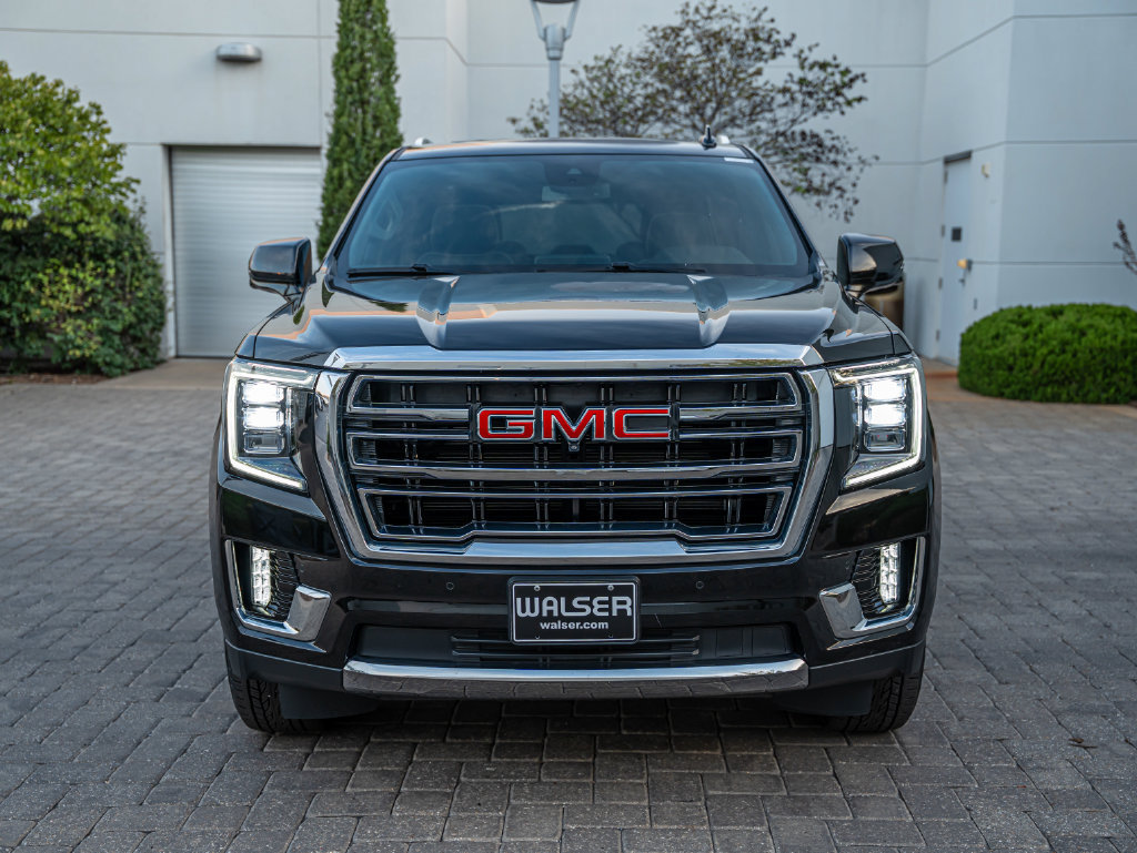 Used 2024 GMC Yukon SLT w/ SLT Premium Package AWD/4WD image 2