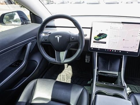 Used 2020 Tesla Model 3 Standard Range Plus RWD image 17