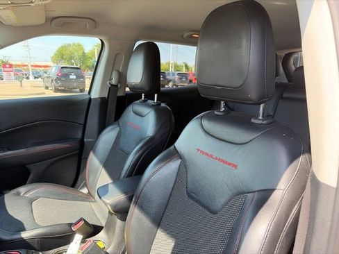 Used 2020 Jeep Compass Trailhawk AWD/4WD image 11