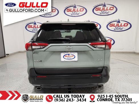 Used 2021 Toyota RAV4 XLE Premium image 6