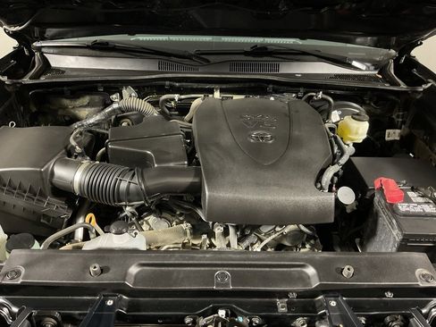 Used 2021 Toyota Tacoma SR image 6