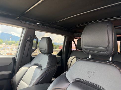 Used 2023 Ford Bronco Badlands w/ Sasquatch Package AWD/4WD image 18