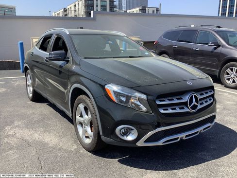 Used 2018 Mercedes-Benz GLA 250 4MATIC image 4