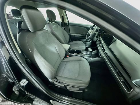Used 2025 Kia K4 FWD image 30