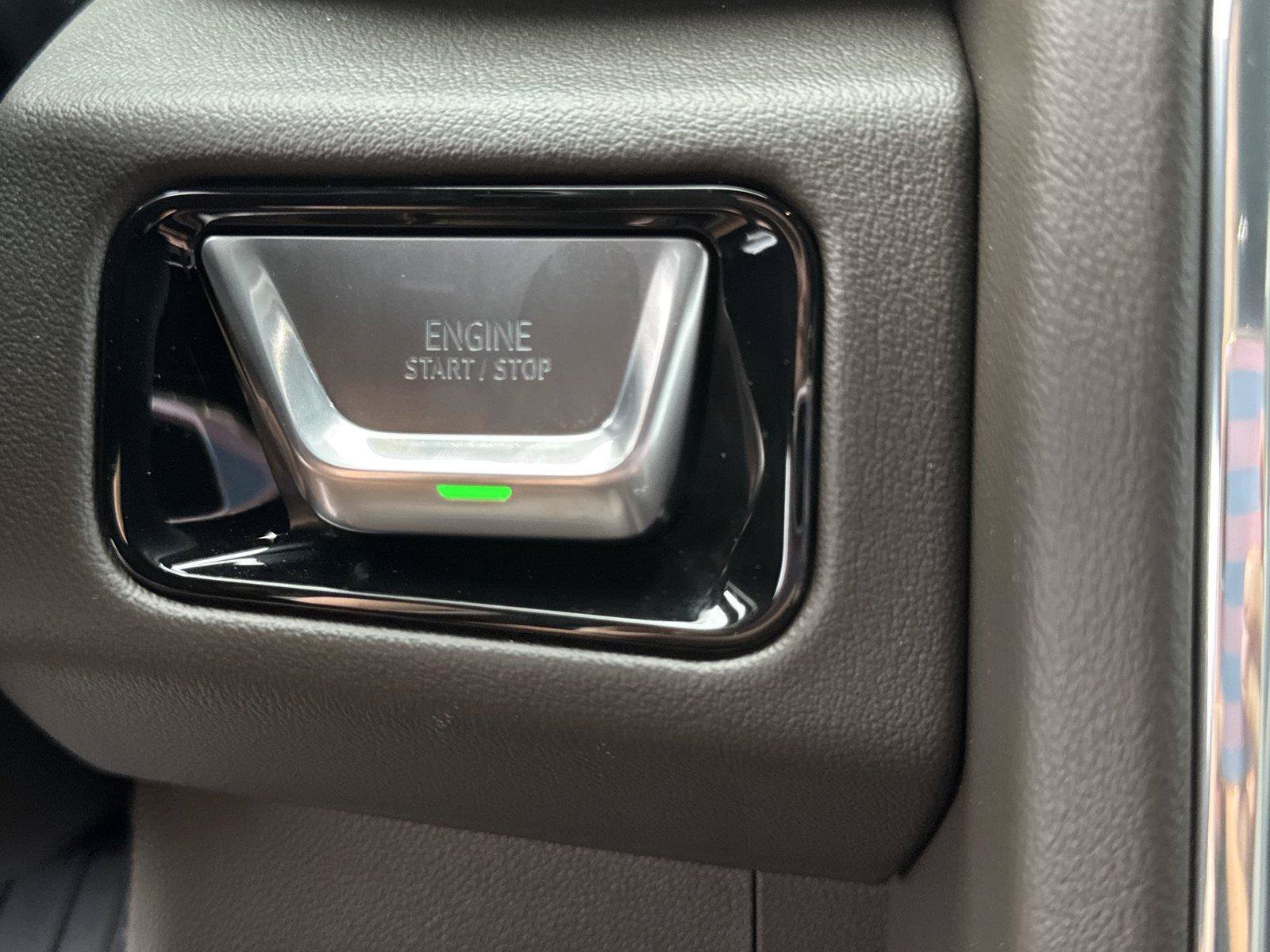 Used 2025 GMC Yukon Elevation AWD/4WD image 25