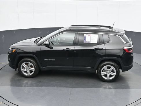 Used 2022 Jeep Compass Latitude w/ Convenience Group AWD/4WD image 18