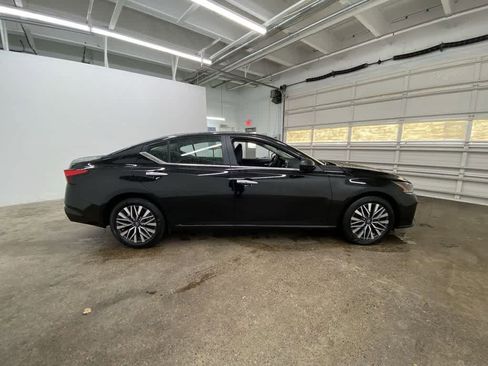Used 2025 Nissan Altima 2.5 SV image 7