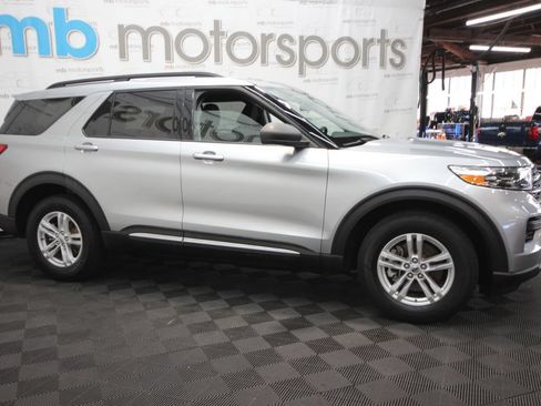 Used 2020 Ford Explorer XLT w/ Comfort Package AWD/4WD image 10