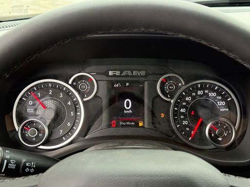 New 2026 RAM 1500 4x4 Crew Cab image 17