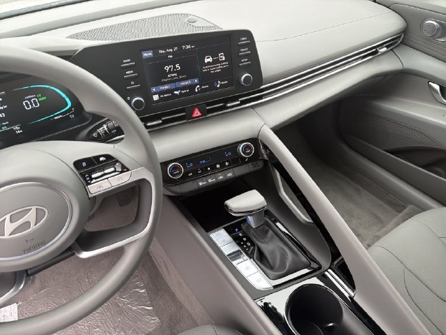 New 2026 Hyundai Elantra Hybrid FWD image 29