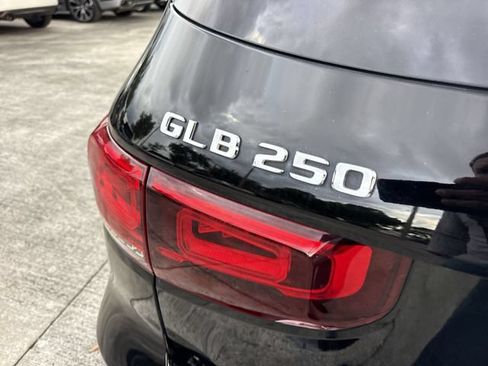 Used 2021 Mercedes-Benz GLB 250 image 24