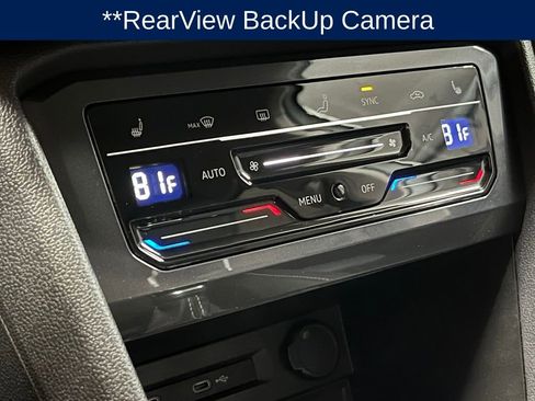 Used 2022 Volkswagen Tiguan SE image 9