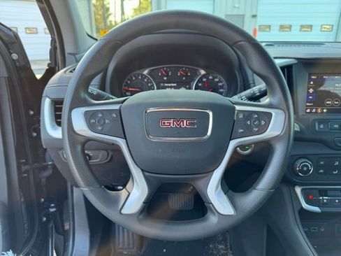 Used 2023 GMC Terrain SLE w/ Elevation Edition image 6