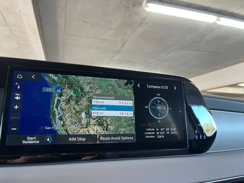 Used 2025 Hyundai Palisade SEL FWD image 16