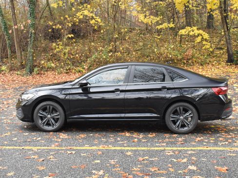 Used 2022 Volkswagen Jetta SE image 4