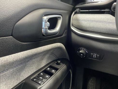 Certified 2024 Jeep Compass Latitude image 22