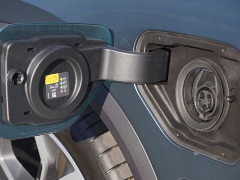 New 2026 BMW X5 xDrive50e w/ Climate Comfort Package image 6