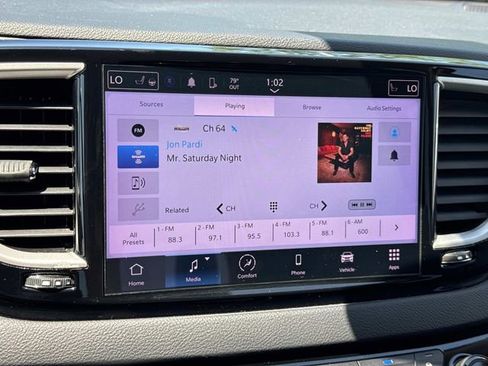 Used 2023 Chrysler Pacifica Touring-L FWD image 32