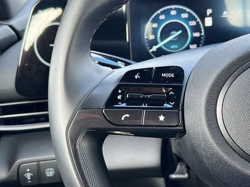 Certified 2025 Hyundai Elantra SEL FWD image 29