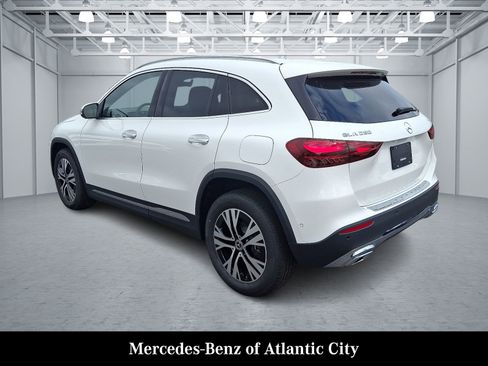 New 2026 Mercedes-Benz GLA 250 4MATIC image 3