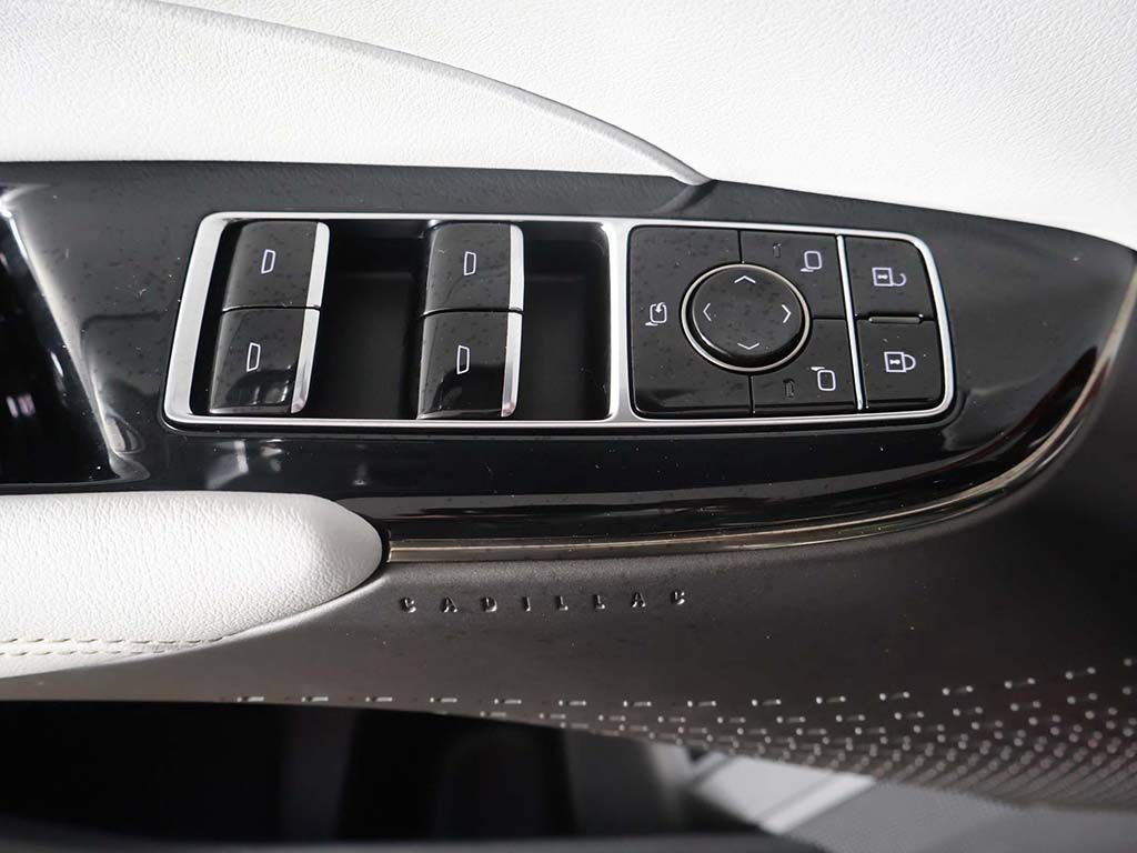Used 2024 Cadillac Lyriq Sport RWD image 37