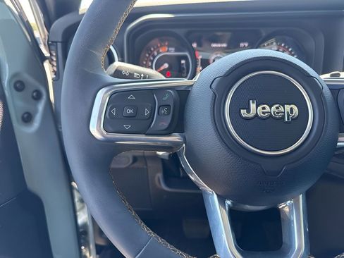 Used 2024 Jeep Wrangler Unlimited Sahara w/ Safety Group AWD/4WD image 15