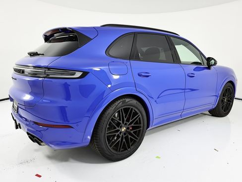 New 2025 Porsche Cayenne GTS image 7