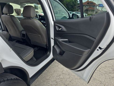 Used 2024 Chevrolet Trax ACTIV FWD image 32