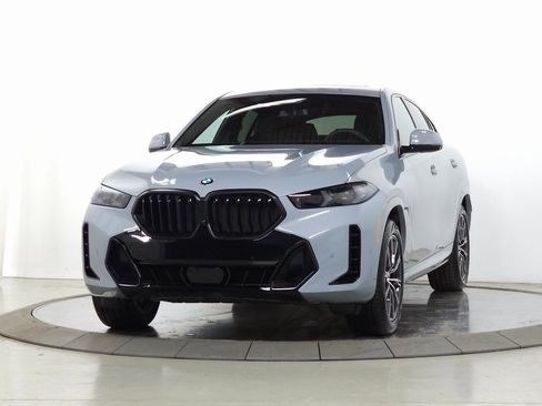 Used 2026 BMW X6 xDrive40i w/ Premium Package image 3