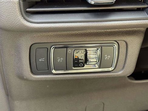 Used 2022 Lincoln Corsair Standard w/ Equipment Group 101A image 20