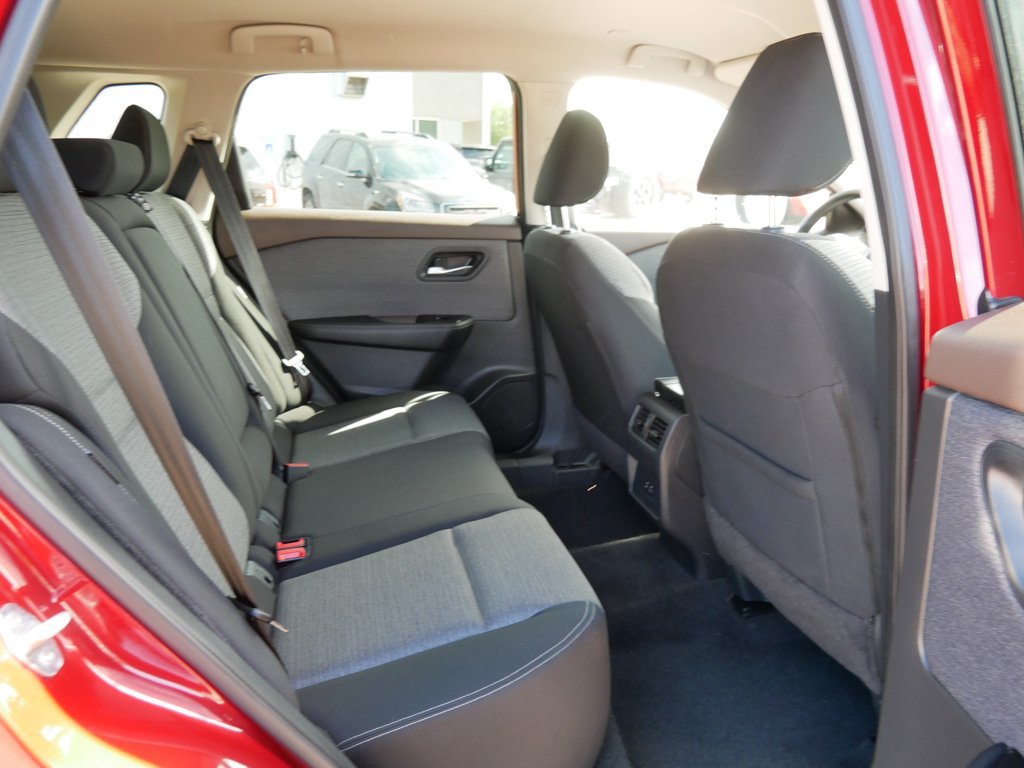 Used 2023 Nissan Rogue SV AWD/4WD image 12