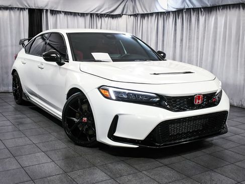 Used 2025 Honda Civic Type R image 3